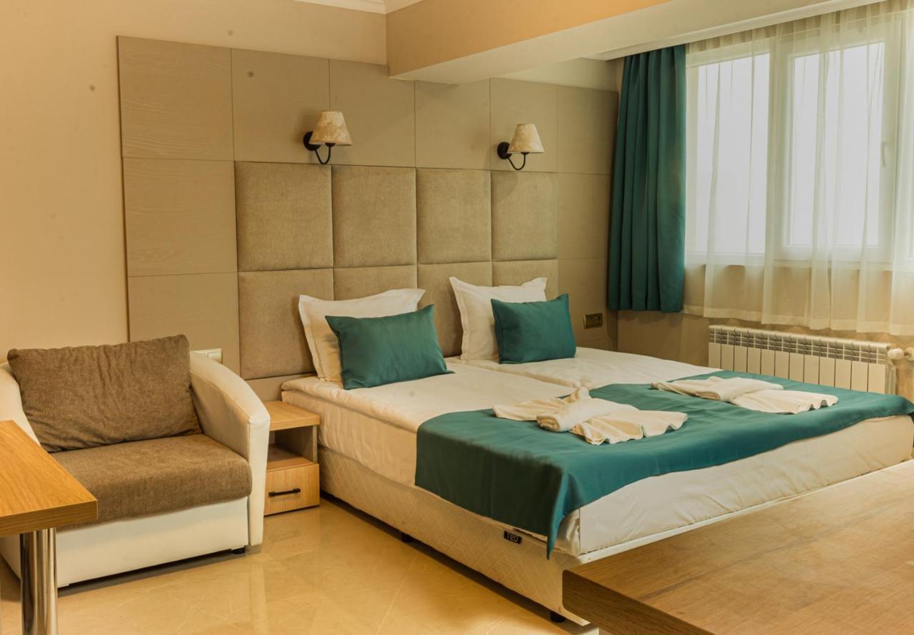 Vemara City Boutique Hotel-Free Parking Varna Dış mekan fotoğraf