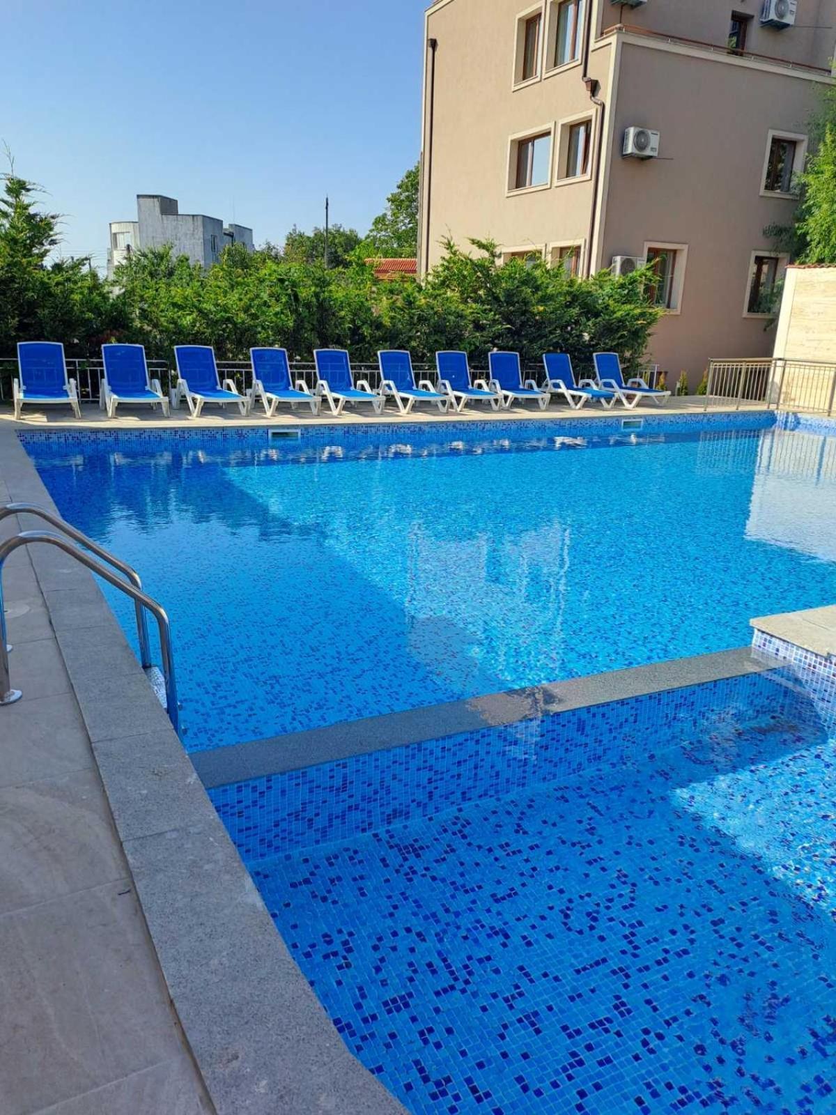 Vemara City Boutique Hotel-Free Parking Varna Dış mekan fotoğraf