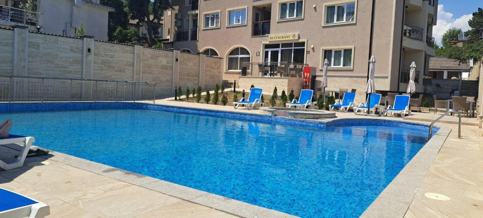 Vemara City Boutique Hotel-Free Parking Varna Dış mekan fotoğraf