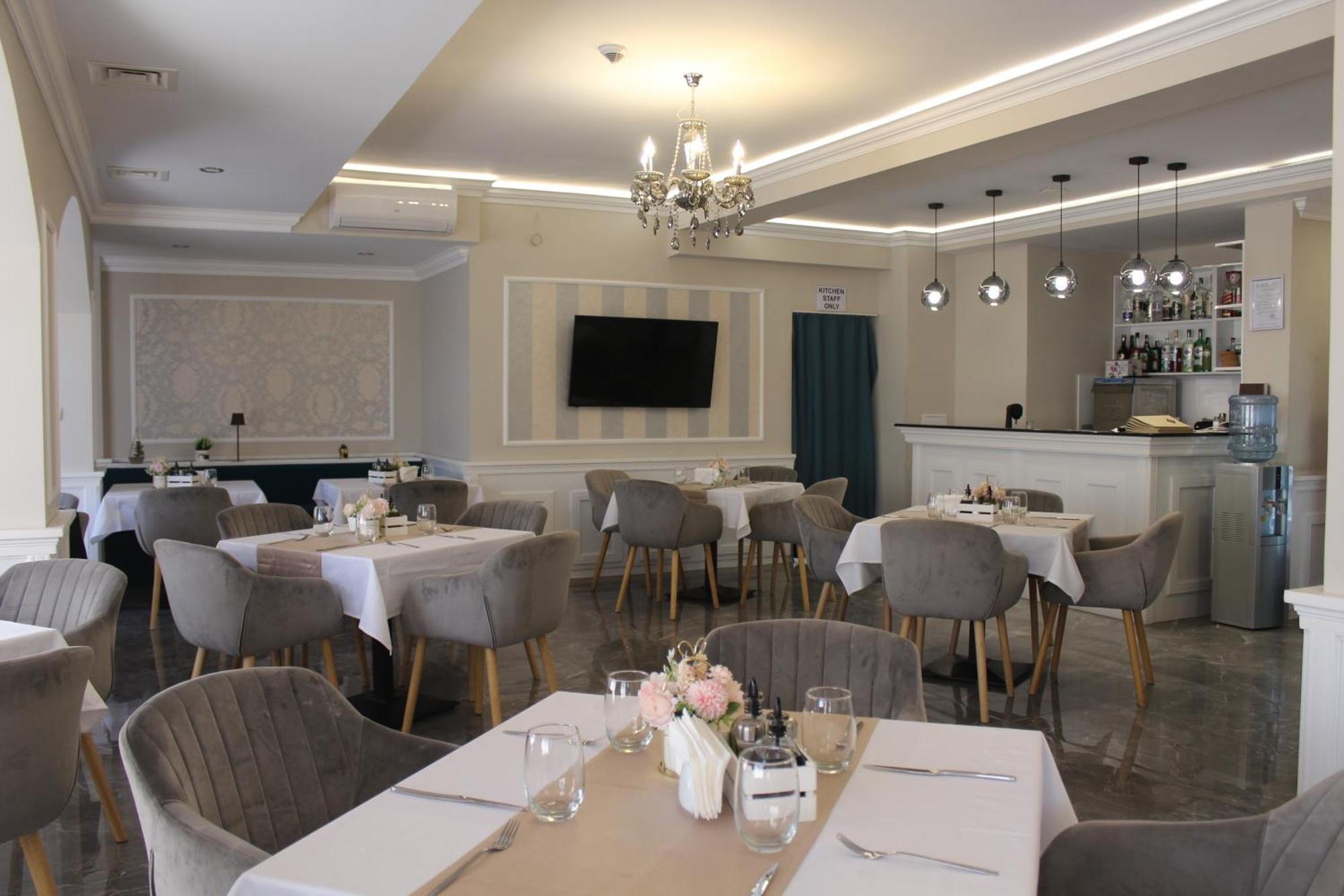 Vemara City Boutique Hotel-Free Parking Varna Dış mekan fotoğraf